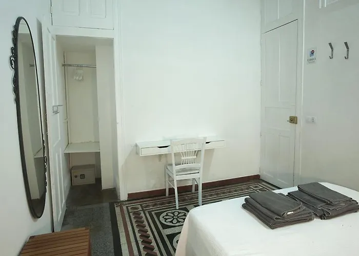 Downtown House 2*