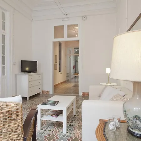 فندق مبيت وإفطار Downtown House 2*
